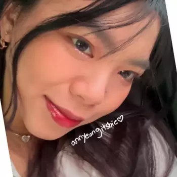 wajah, wanita, perempuan, muda, asia, close-up, selfie, senyum, mata, bibir, rambut, hitam, anting, kalung, hati, makeup, cerah, bahagia, imut, cantik, menarik, modern, gaya, kasual, alami, foto, potret, wajah wanita, wajah cantik, wajah asia